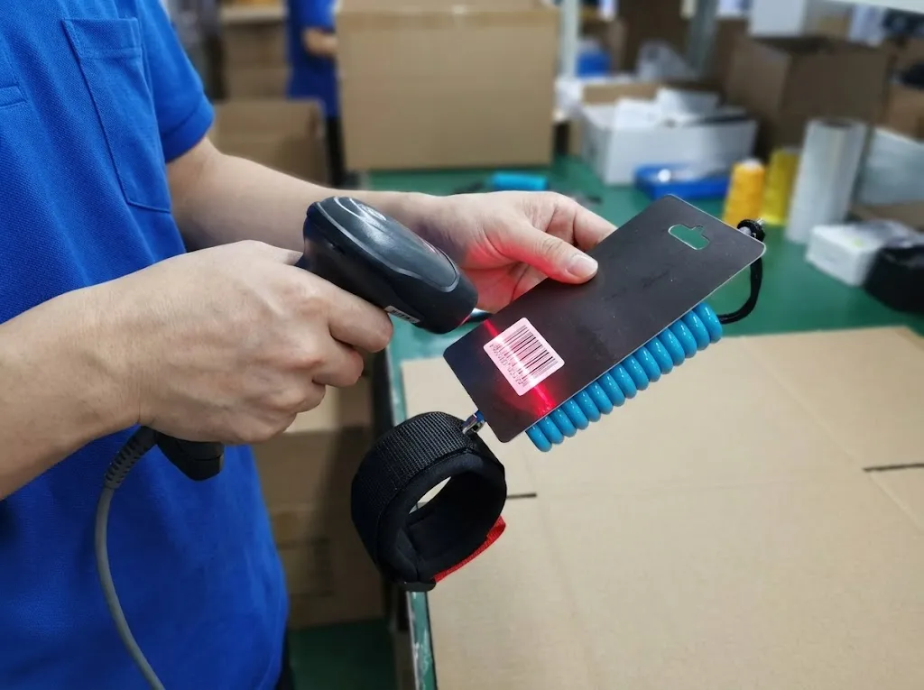 Barcode and retail label application for surf hardware